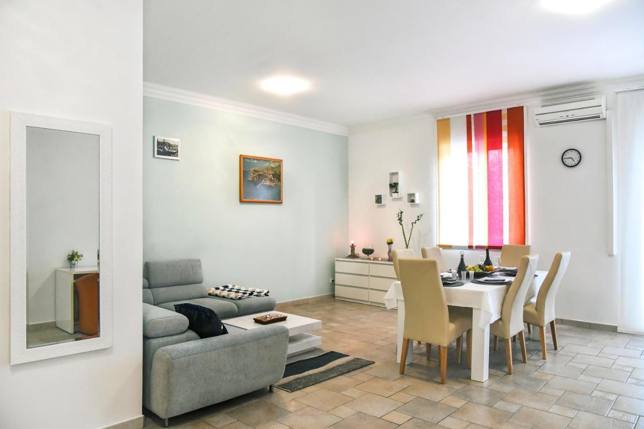 Apartman Lui Apartman Fiume Kültér fotó